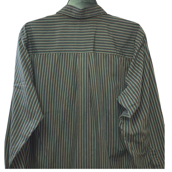 Button Up Shirt Green with Vertical Stripes Size M - Picture 6 of 6